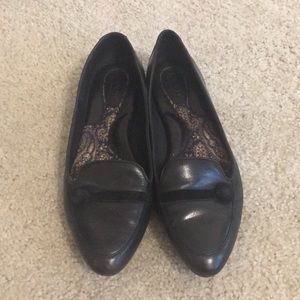 Barely worn Black flats size 8.5